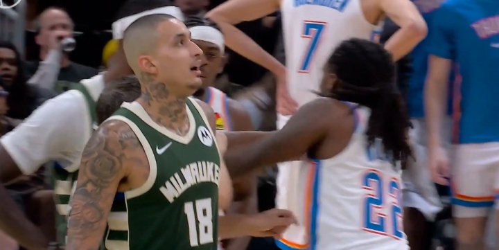 开云体育app-冲突！波蒂斯肘击升级一级恶犯 华莱士报复性推搡没推动吃T！